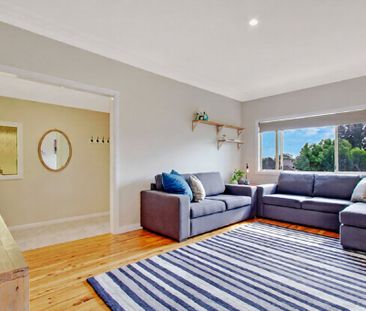 6 Dingle Street, Riverstone NSW 2765 - House For Rent | Domain - Photo 5