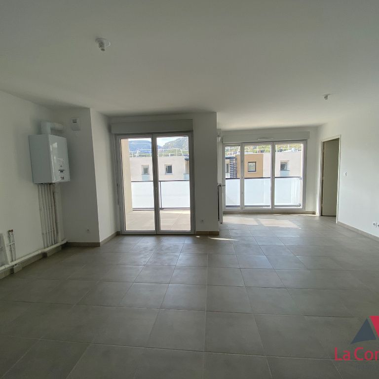 Location Appartement 2 pièces 53m² ROQUEVAIRE 13360 - Photo 1