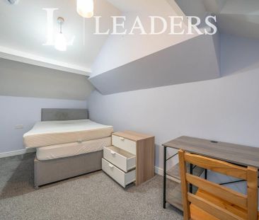 1 bedroom in a house share to rent - Photo 3