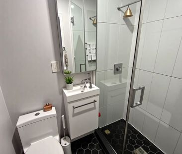 For Lease - 1492 Dundas Street Unit# 4, Toronto, Ontario - Photo 6