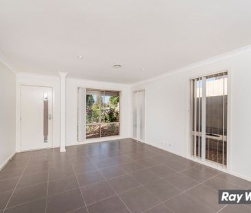 Low Maintenance & Modern Home - Photo 2