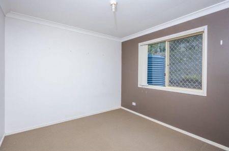 Low set brick – 6 month lease only. - Photo 2