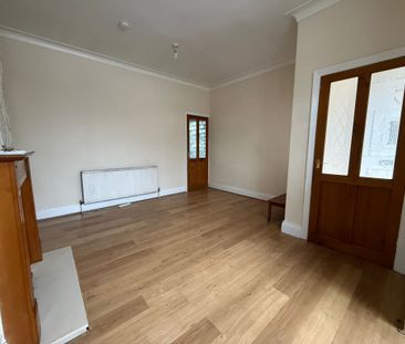 Briggs Avenue, Bradford - Photo 2