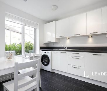 3 bedroom semi-detached house to rent - Photo 4