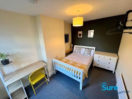 4 bedroom terraced house to rent - Photo 3