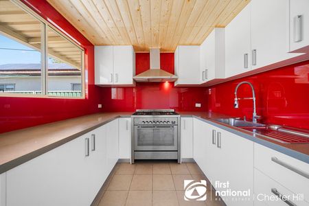 Unbeatable Location – The Perfect Home! - Photo 5