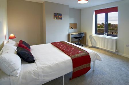 8 bedroom semi-detached house to rent - Photo 5