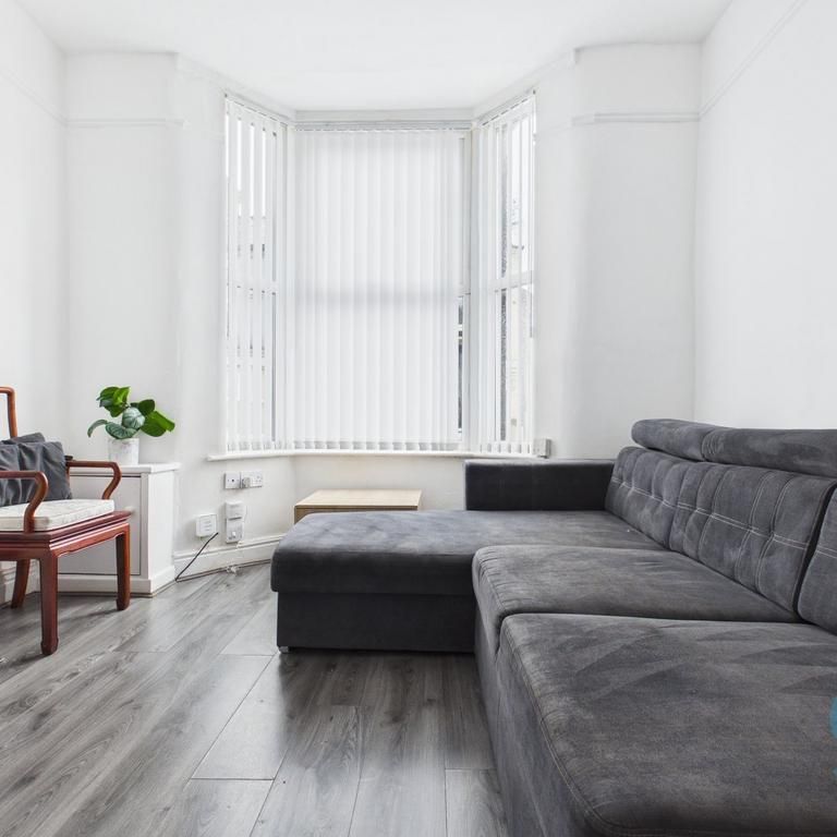 3 bedroom end of terrace house to rent - Photo 1