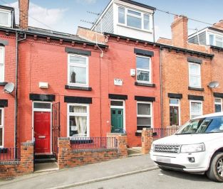 3 bedroom House in Carberry Terrace, Leeds - Photo 3