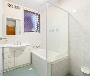 Two bedroom apartment in a prime location - Photo 3