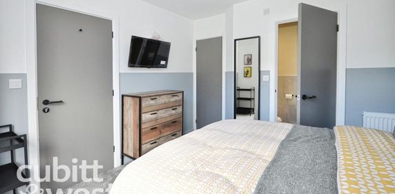 1 bedroom in a house share to rent - Photo 2