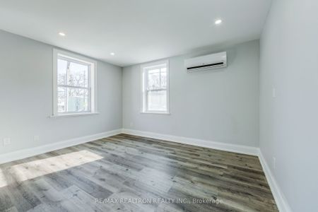 For Lease - 1492 Dundas Street Unit# 4, Toronto, Ontario - Photo 4