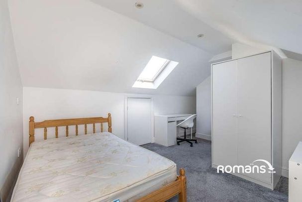 Tenth Avenue, Bristol, Gloucestershire, BS7 - Photo 1