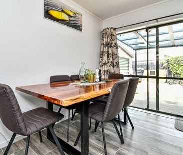 Spacious Family Living - Photo 2