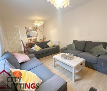 6 bedroom end of terrace house to rent - Photo 2