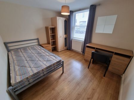 2 Bed Student Accommodation - Photo 4