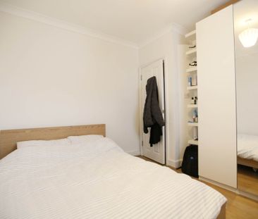 Guide Price £1,950 pcm - Available 05/07/2025 - Furnished - Photo 4