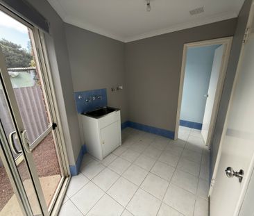 Spacious & Private Home with Easy-Care Yard - Close to Everything! - Photo 5