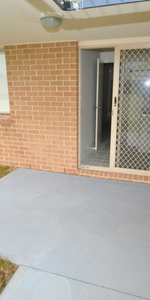 Stylish & Easy-Care Home with Outdoor Entertaining - Photo 4