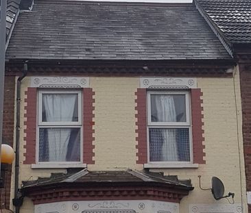 3 Bed Terraced House, Dallow Road, LU1 - Photo 5