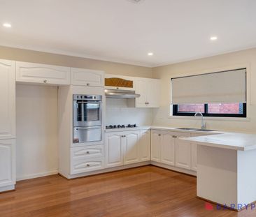 SPACIOUS 3 BEDROOM HOUSE - Photo 4