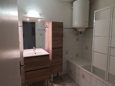 Location Appartement 1 pièce 33m² CAHORS 46000 - Photo 4