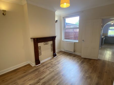 2 bedroom terraced house to rent - Photo 4