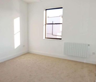 Bath Road, Cheltenham, GL53 - Photo 1