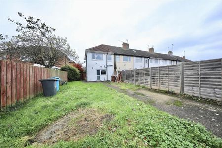 2 bedroom end of terrace house to rent - Photo 4