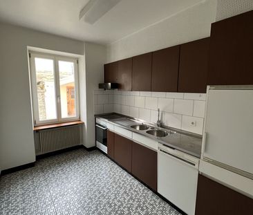 Court, joli 3 pièces avec jardin commun situé dans un quartier calme - Photo 3
