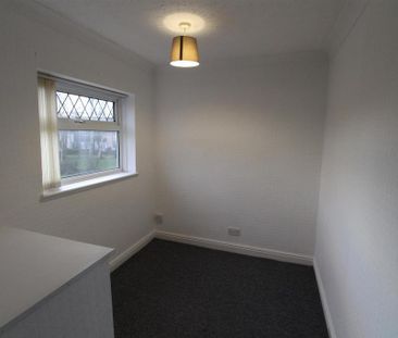 3 bedroom end of terrace house to rent - Photo 4