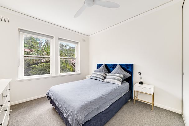 Fully furnished designer one bedroom + second bed/study - Photo 1