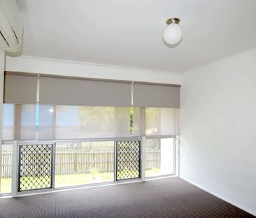 :: BARGAIN ALERT! VERY TIDY TOWNHOUSE - AIR CONDITIONED - Photo 6