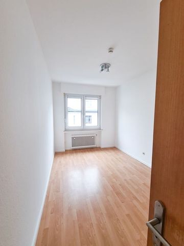 Zentrale 4-Zimmer-Wohnung für Familien - Photo 3