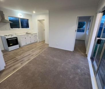 PAPAKURA, 2 BEDROOMS - Photo 2