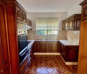 Modern 3 Bedroom Villa – Freshly Updated & Move-In Ready - Photo 1