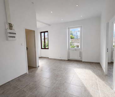 Location Appartement 2 pièces 42m² MARSEILLE 4ème - Photo 4