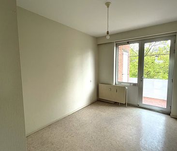Appartement gelegen op de derde verdieping in de directe nabijheid van het centrum van Strombeek. - Foto 2