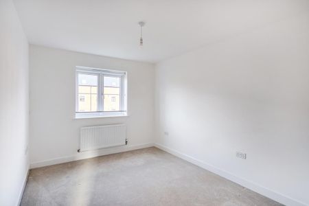 3 bedroom detached house to rent - Photo 3