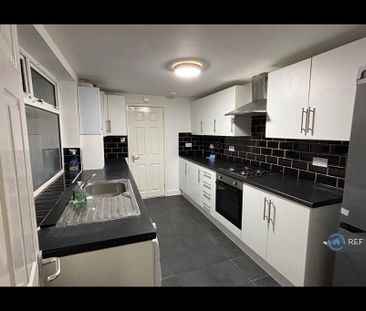 1 bedroom in a house share to rent - Photo 5
