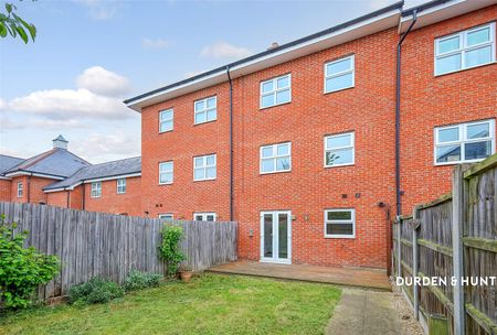 Peache Road, Colchester - Photo 2