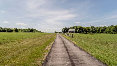 For Lease - 1084 Coughlin Road, Springwater, Ontario - Photo 3