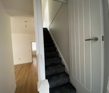 4 bedroom apartment to rent - Photo 3