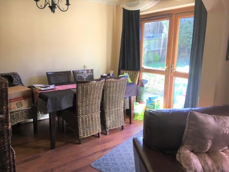 3 bedroom end of terrace house to rent - Photo 2