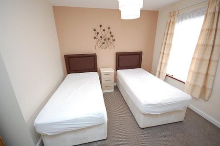 2 bedroom flat to rent - Photo 3