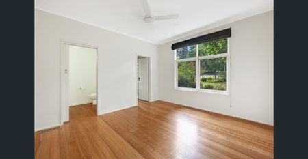 1950's Fully Renovated Weatherboard Cottage - Photo 3