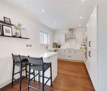 A superb four bedroom detached home with open plan living, set with... - Photo 4