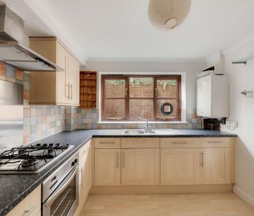 3 bedroom end of terrace house to rent - Photo 5