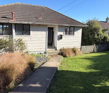 Hill top home with great views - Photo 5