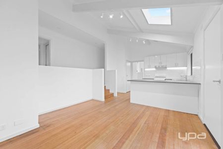 Charming 3-Bedroom Home in the Heart of St Albans - Photo 3